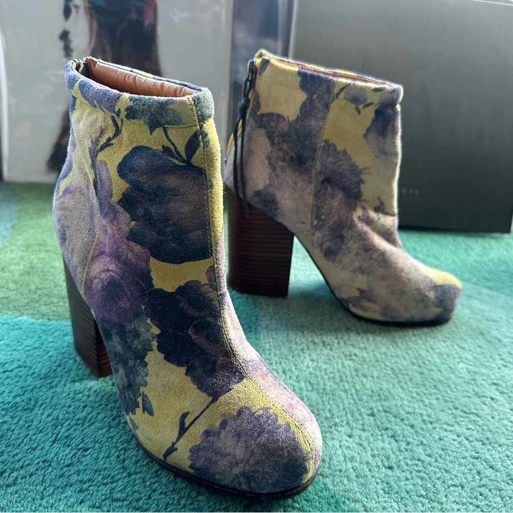 Jeffrey Campbell NEARLY NEW Havana Last suede floral platform boot- 8.5 (fits 8)